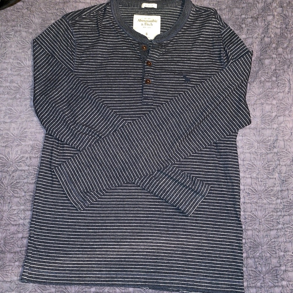 Abercrombie and Fitch size S dark blue Henley